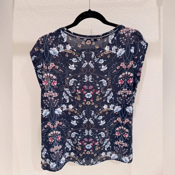 DR2 cap sleeve Floral Print Women's Top size petite medium - Picture 2 of 4